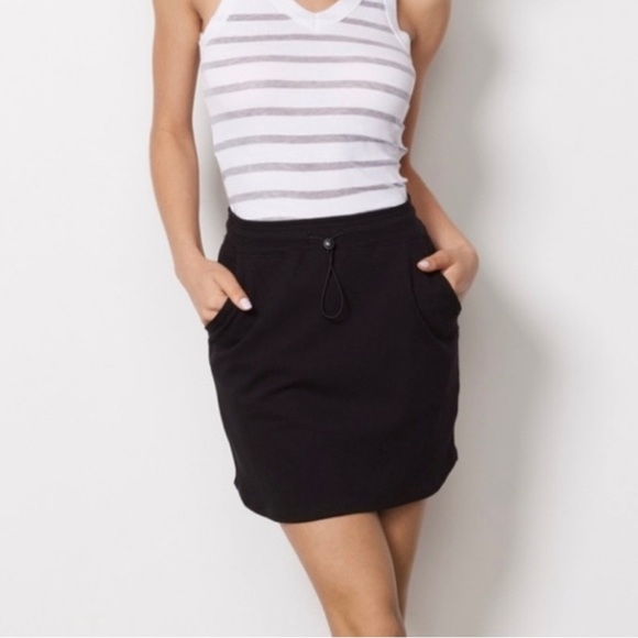 NWT! SUNDRY FOR EVEREVE Bungee Cord Black Knit
Skirt - Picture 3 of 9